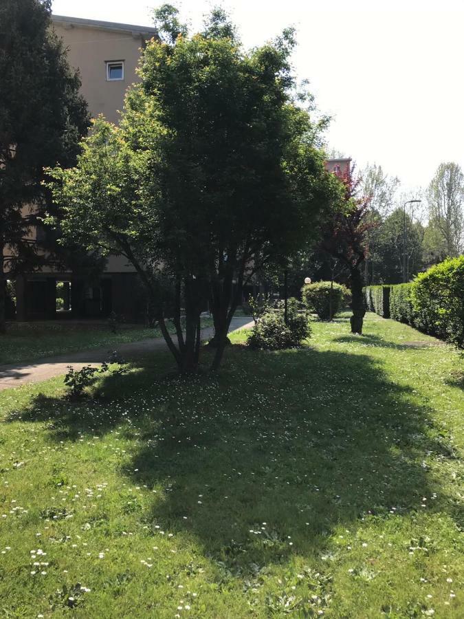 Bright Flat With Shared Garden Daire Milano Dış mekan fotoğraf